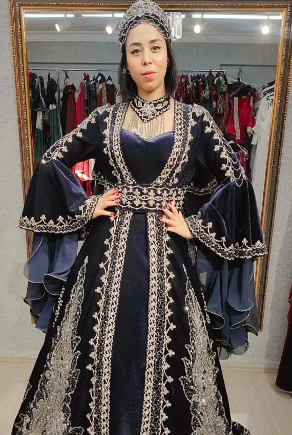 Kiralık Lacivert Büyük Beden Bindallı 54-60 Beden Kiralık Lacivert Büyük Beden Bindallı 54-60 Beden