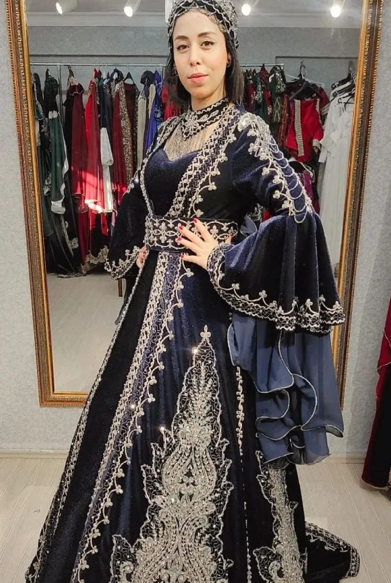 Kiralık Lacivert Büyük Beden Bindallı 54-60 Beden Kiralık Lacivert Büyük Beden Bindallı 54-60 Beden